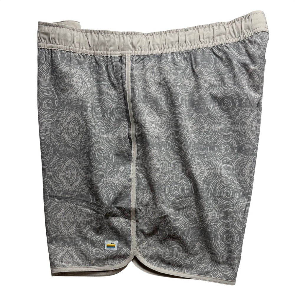Vuori Banks Shorts Mens XXL Grey White Geometric Dot 5‎ Inch Inseam Swim Gym